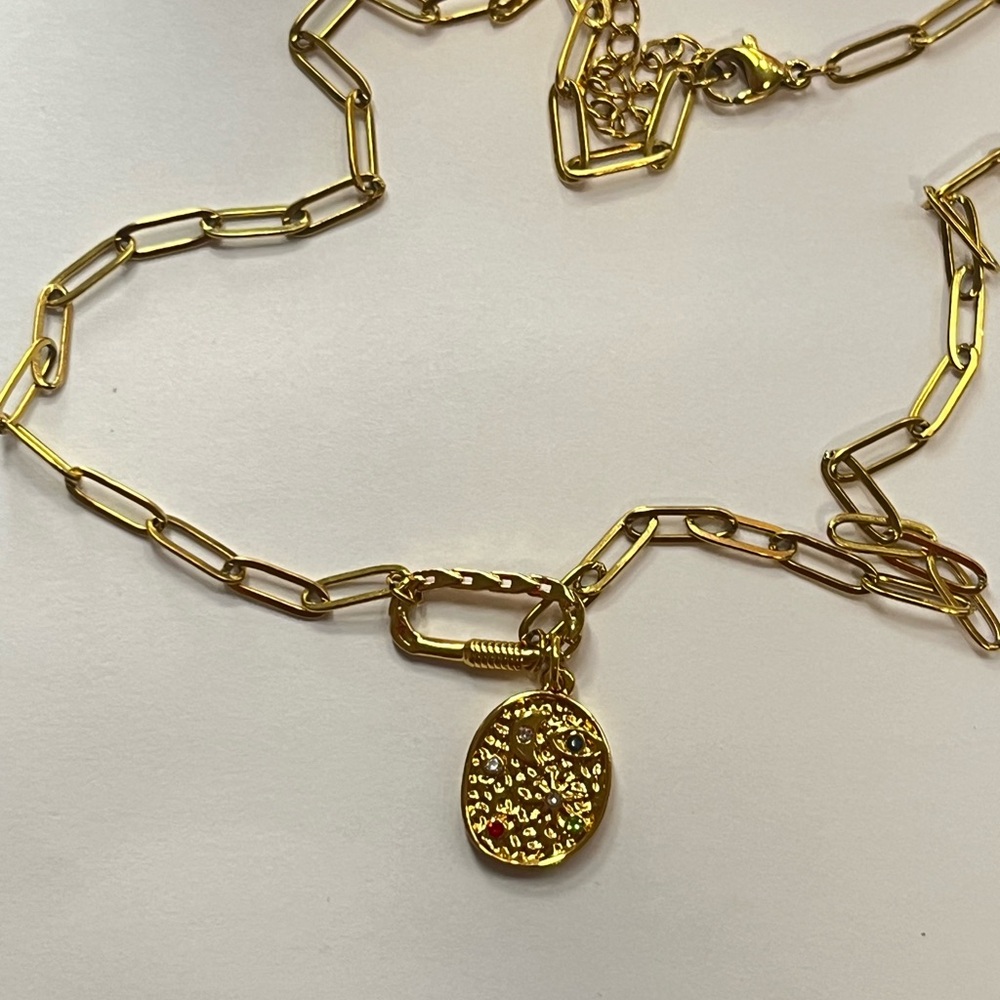 Gold Chain Necklace with Pendant